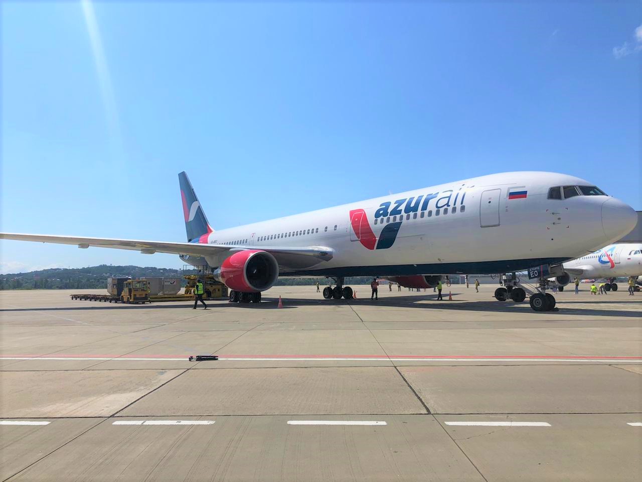 Самолеты азур аир. Azur air самолет гоа. Авиакомпания азур аир. 737-800 азур эйр. Азур 767-300.